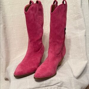 BEAST FASHION Fuchsia Suede Heeled Boots